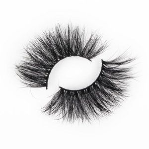Ultra-Thin Eyelashes - TOO HOT
